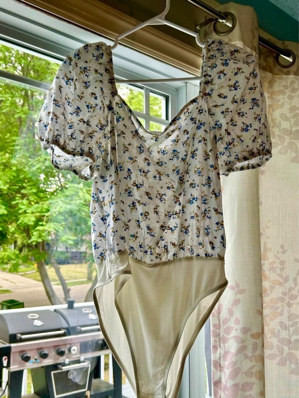 Floral Puff-Sleeve Bodysuit with Blue Flowers